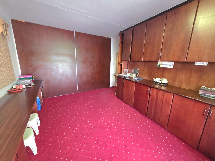 5 Bedroom Property for Sale in La Provance Free State